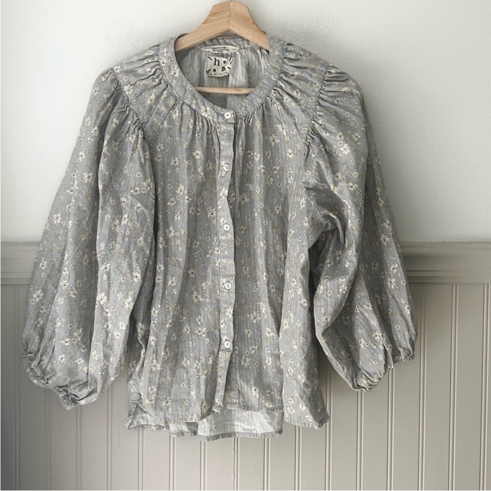 Chic Floral Button-Up Blouse in Gray XL
